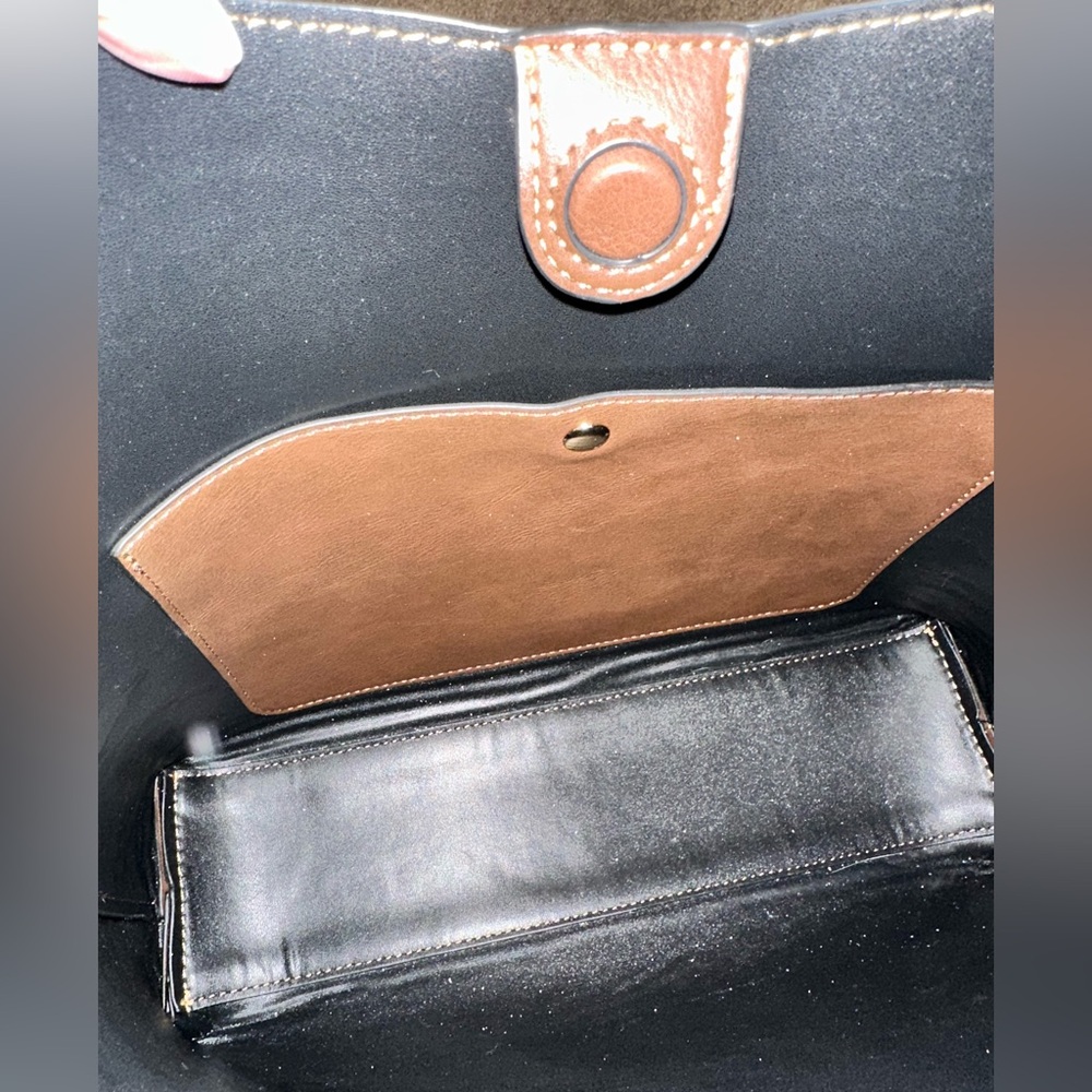 SHOULDER BAG WITH CHERRY CHARM-MAPLE BROWN COLOR - Picture 7 of 8